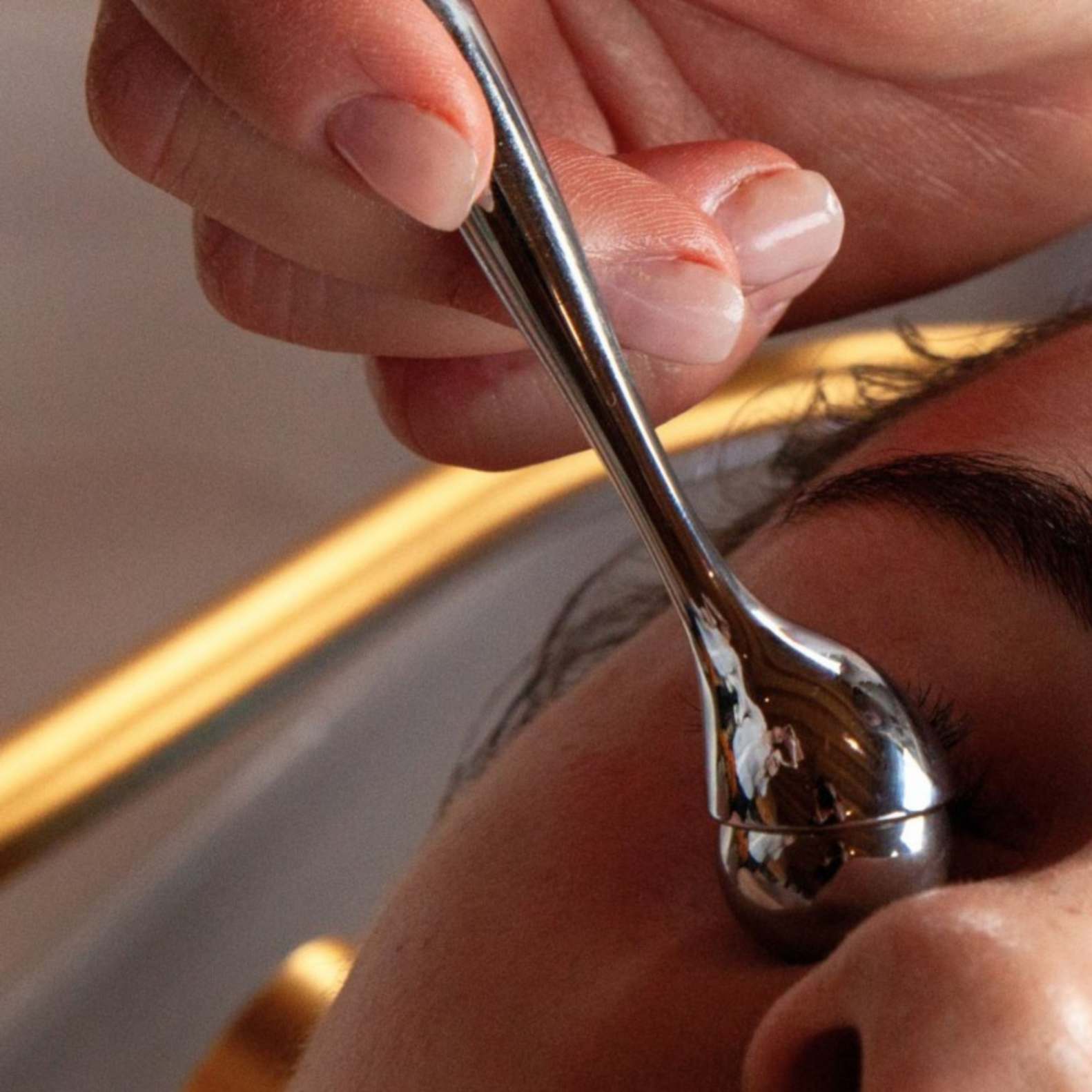 Roller yeux rafraîchissant